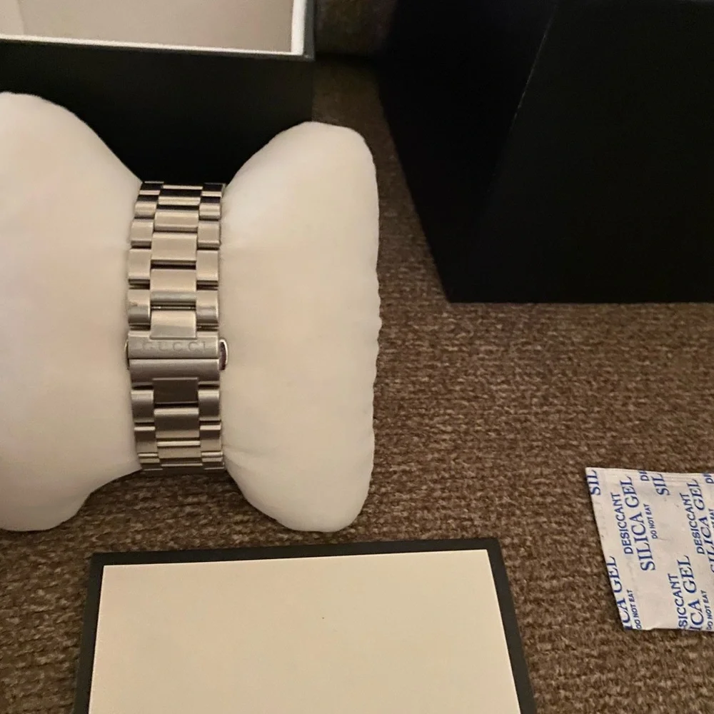 Brand New Gucci watch - Picture 3 of 5